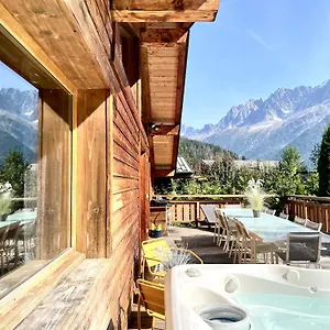 https://chalet-4c.hotels-rhonealpes.com