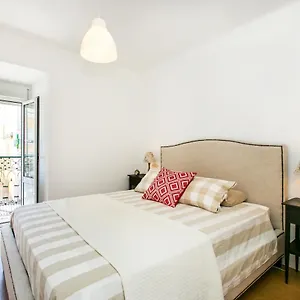 https://new-bright-2-bedroom-apt.hotels-lisbon-portugal.com